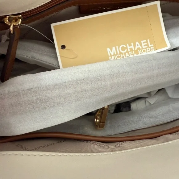 BRAND NEW Michael Kors Marilyn Satchel Bag. 🤎👜 Beautiful!! - Picture 11 of 16